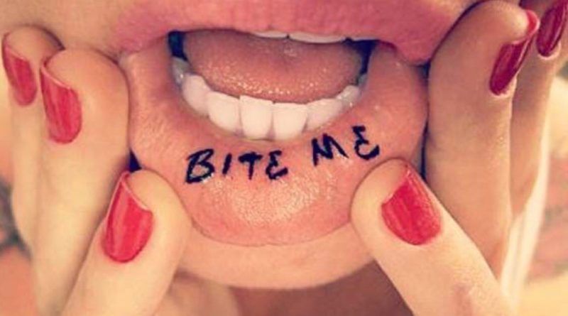 lip tattoo