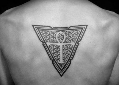 тату крест анкх символ анх татуировки фото на спине