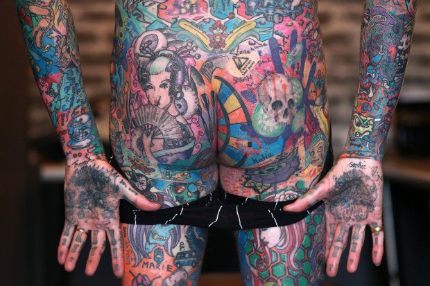 Тату-мания: британец забился на 95% и хочет ещё татуировки