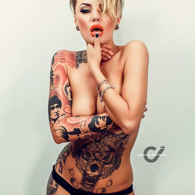 тату модель фото, девушка с татуировками, sexy tattoo ink foto