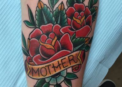 Розы. Тату цветы, сердце и надпись, татуировка о любви к маме фото