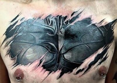 Бэтмэн 3D тату на груди