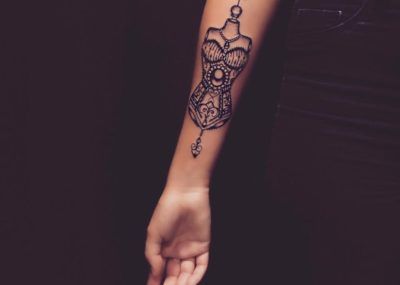 Татуировки в стиле Мехенди фото каталог тату для девушек