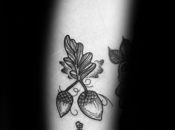 acorn tattoo foto