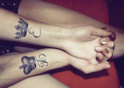 татуировки короны на руках