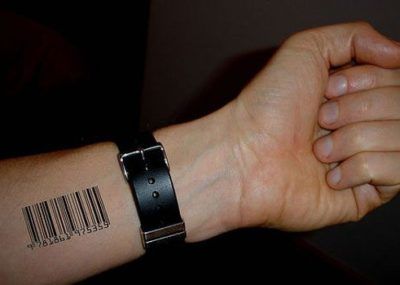 татуировки в виде штрих кода