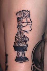 Тату Барт Симпсон на плече