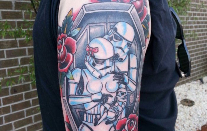 Татуировка Звёздные Войны на плече